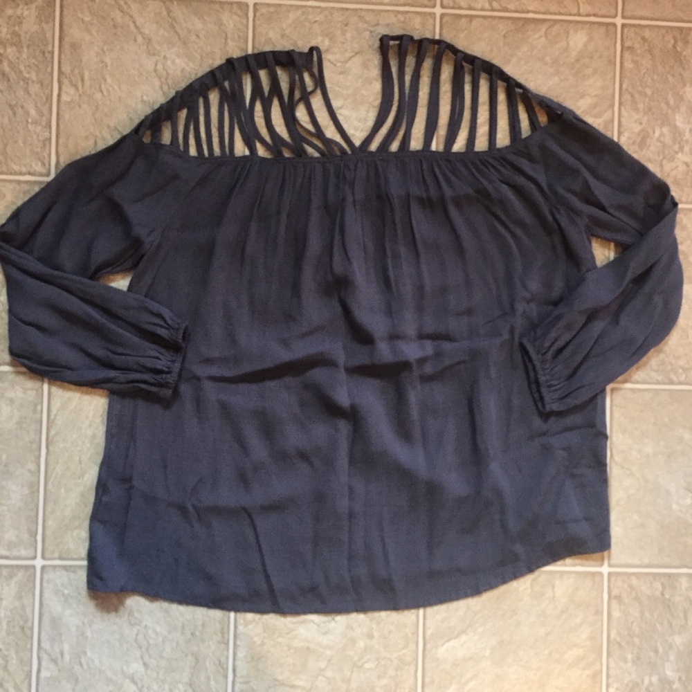 ❌SOLD❌Open Shoulder Top - Picture 3 of 6